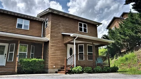 151 Country Club Dr #8, Whittier, NC 28789