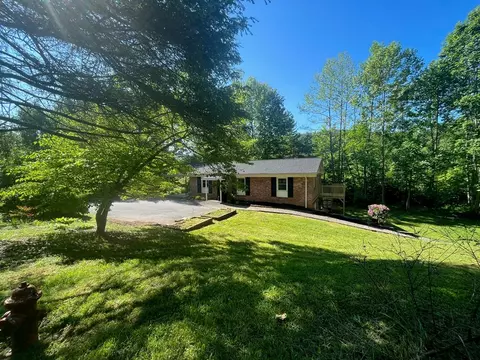 12 Younge Ln, Dillsboro, NC 28725