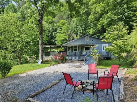 333 Round Hill Rd, Bryson City, NC 28713