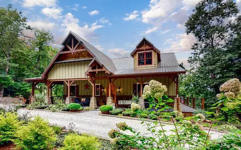 539 Jim Cochran Rd, Franklin, NC 28734