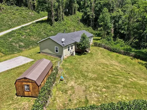 282 Cutting Edge Dr, Sylva, NC 28779 photo 2