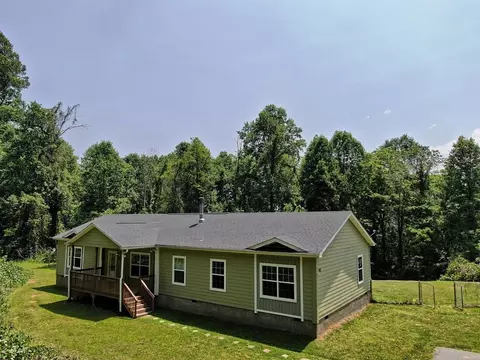 282 Cutting Edge Dr, Sylva, NC 28779