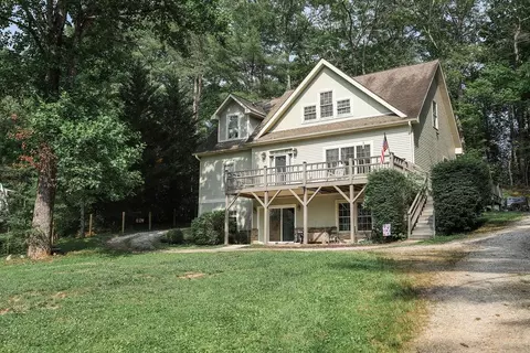 140 Cedar Hills Dr, Franklin, NC 28734