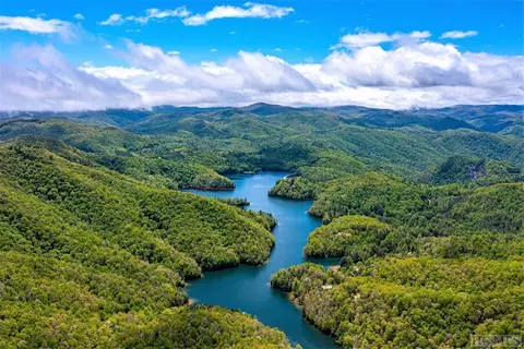 16 16d Vess Owen Rd # C, Tuckasegee, NC 28783