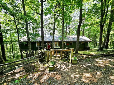 945 Timberland Trl, Franklin, NC 28734