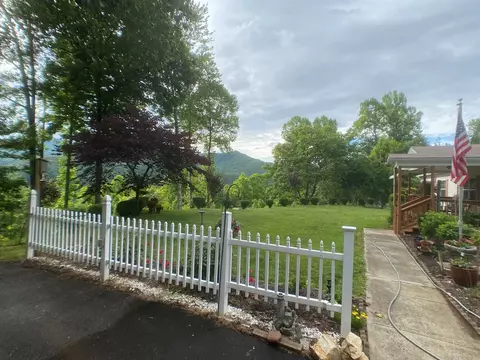 459 Safari Dr, Sylva, NC 28779 photo 6