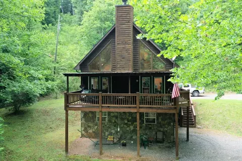 1510 Falling Leaf Trl, Sylva, NC 28779 photo 1