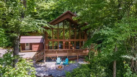 425 Franklin Branch Rd, Topton, NC 28781