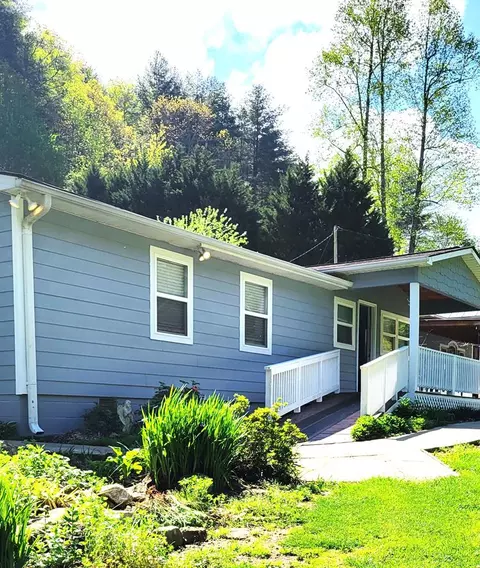 2204 Snowbird Rd, Robbinsville, NC 28771