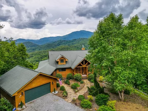 157 Diamond View Trl, Franklin, NC 28734