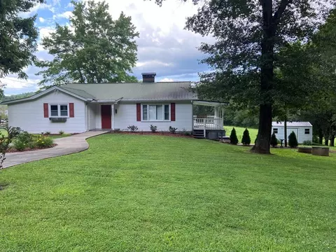 2724 Fulton Rd, Franklin, NC 28734