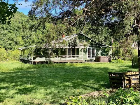 57 Firefly Rd, Whittier, NC 28789