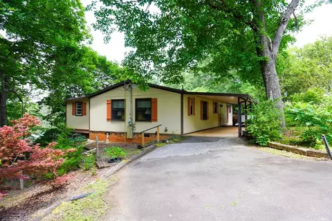 821 Hiland Park Ln, Franklin, NC 28734