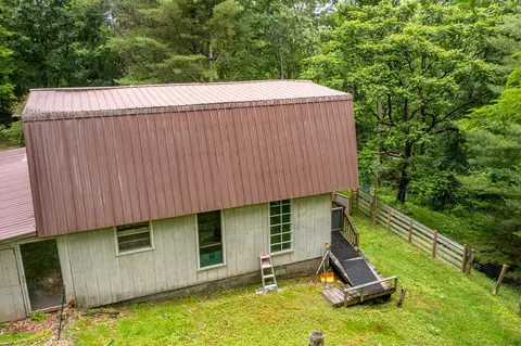 Undisclosed, Cullowhee, NC photo 38