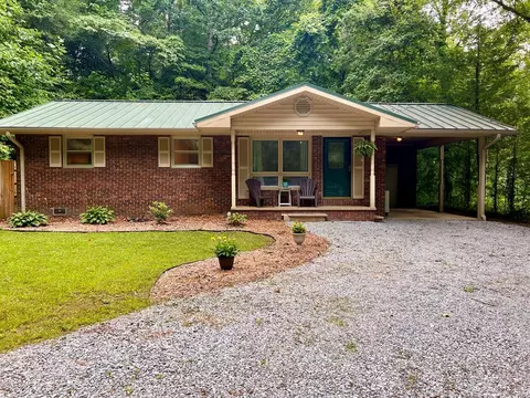 64 Fox Fire St, Franklin, NC 28734