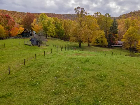 349 Little Ellijay Cir, Franklin, NC 28734