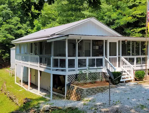455 Ridgetop Rd, Franklin, NC 28734