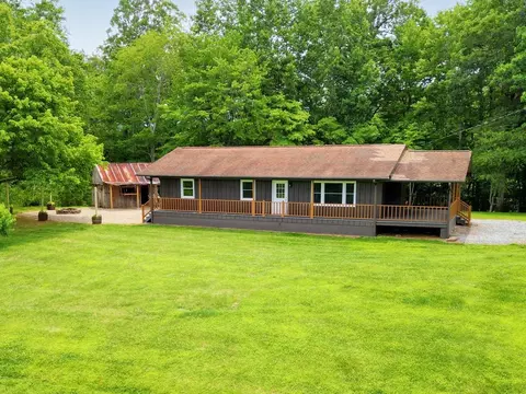 84 Swallow Ln, Franklin, NC 28734