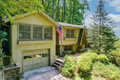 1294 Skyland Dr, Franklin, NC 28734