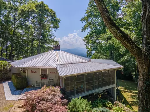 2107 Scofield Rd, Franklin, NC 28734