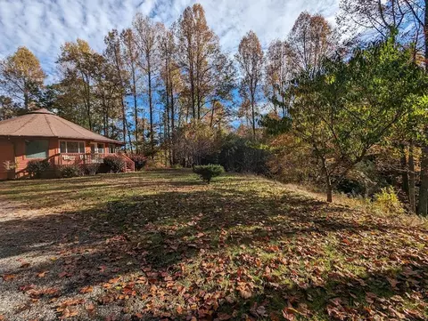 28 Rockwood Dr, Whittier, NC 28789