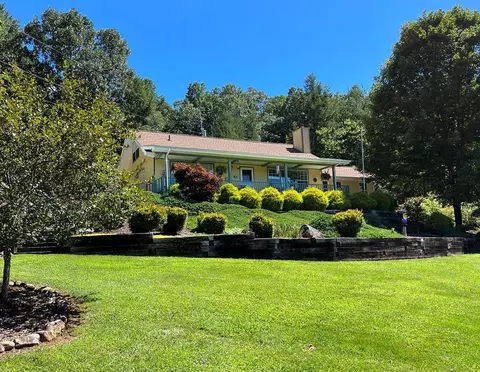 81 Laurel Dr, Franklin, NC 28734