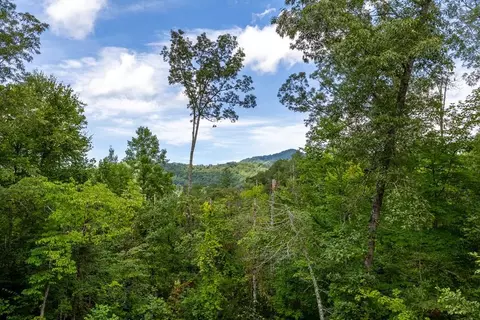 679 River Club Dr, Cullowhee, NC 28723