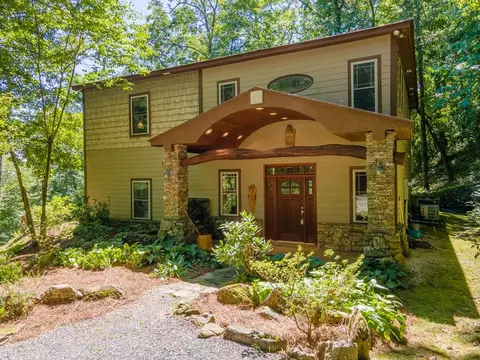 1432 Muskrat Valley Ln, Franklin, NC 28734