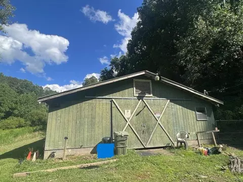 50 Sawmill Creek Rd, Bryson City, NC 28713