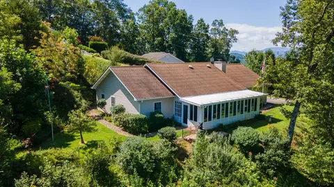 174 Cat Creek Est, Franklin, NC 28734