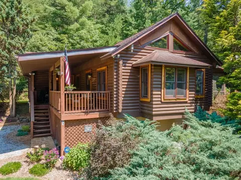 71 Mountain Lion Trl, Franklin, NC 28734