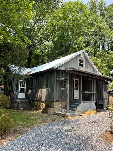 62 S River Rd, Sylva, NC 28779
