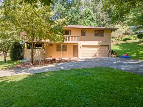 21 Winding Way, Franklin, NC 28734