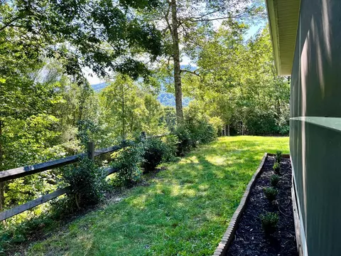 49 Midway Dr, Sylva, NC 28779 photo 2