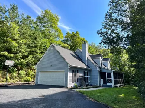 49 Midway Dr, Sylva, NC 28779