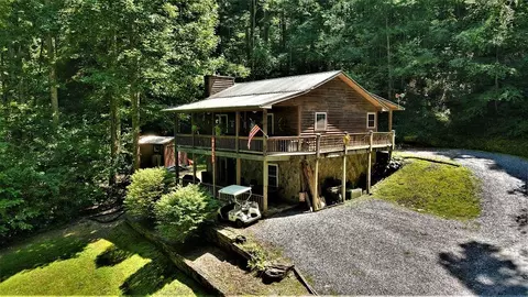 181 Whistler Pt, Whittier, NC 28789