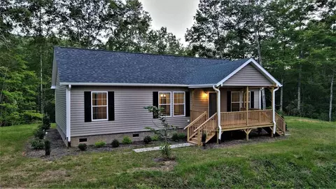 27 Meerkat Ln, Sylva, NC 28779