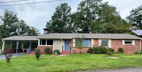 141 Dunbar St, Bryson City, NC 28713