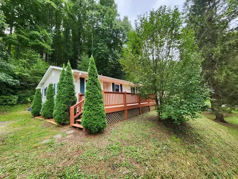 21 Red Red Ln, Sylva, NC 28779 photo 4