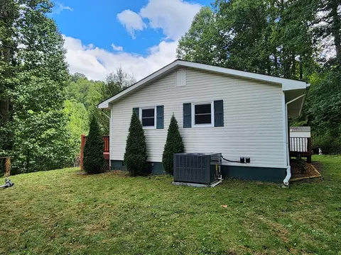 21 Red Red Ln, Sylva, NC 28779 photo 3