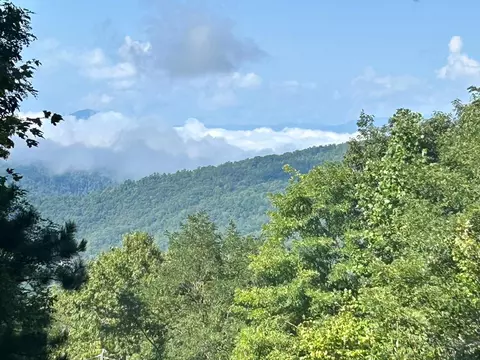 82 Eagles Way, Bryson City, NC 28713