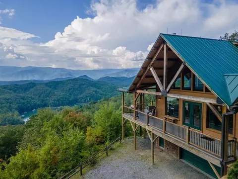 270 Appalachian Way, Bryson City, NC 28713