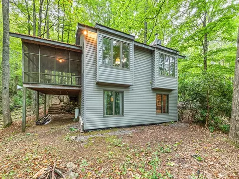 161 Mountain Spg, Waynesville, NC 28786