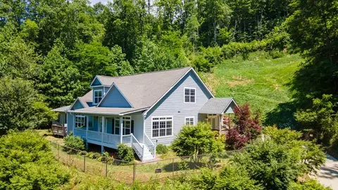 1292 Snow Hill Falls Cir, Franklin, NC 28734