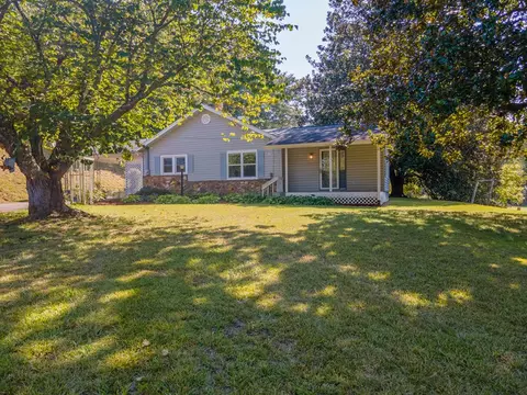 82 Cowee School Rd, Franklin, NC 28734