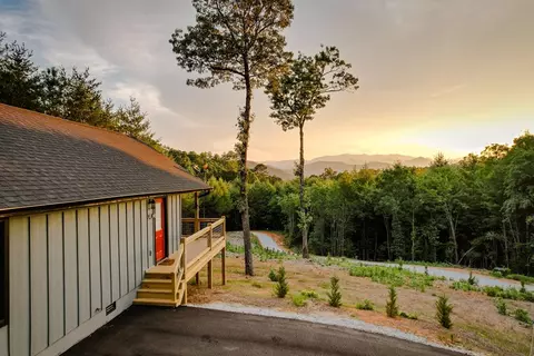 164 Bear Claw Rdg, Franklin, NC 28734