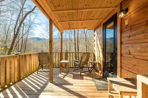 57 Jonquil Trl W, Franklin, NC 28734