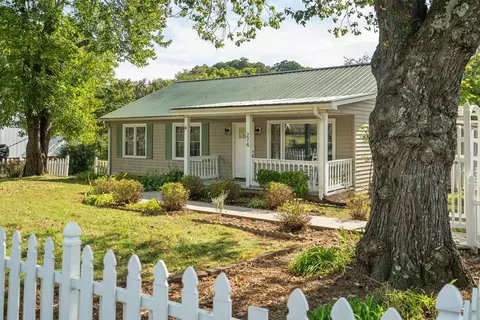 274 Palmer Dr, Franklin, NC 28734