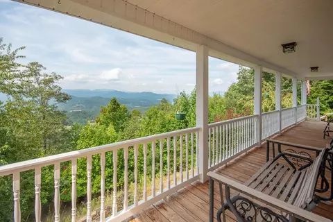 161 Fulcher Summit Dr, Franklin, NC 28734