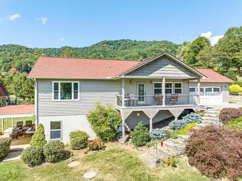 125 Mosa Dr, Waynesville, NC 28786